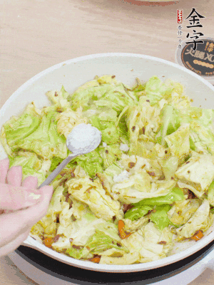 一點(diǎn)鹽、糖調(diào)味。